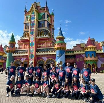 Alunos do curso de Inglês do Senac Erechim participam de imersão no Beto Carrero World