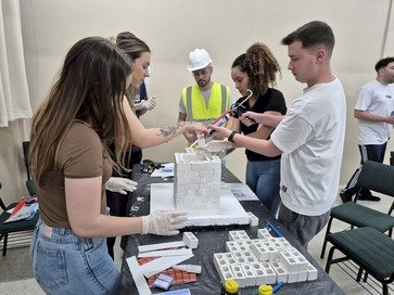 Estudantes de Administração da URI simulam desafios da gestão da produção e operações