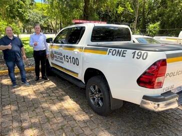 Prefeito de Ipiranga do Sul acompanha entrega de novas viaturas para a Brigada Militar em Porto Alegre