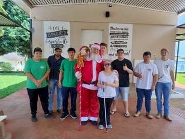 Papai Noel leva magia natalina às escolas de Ipiranga do Sul