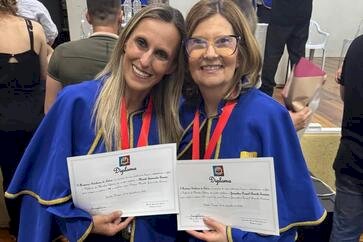 Professoras são diplomadas na Academia Getuliense de Letras