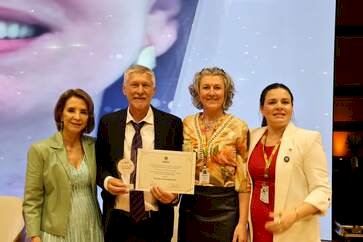 15ª CRE tem representantes homenageados no Destaques da Educação 2025