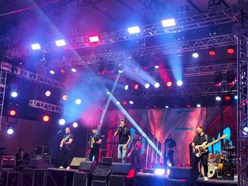 Floriano Peixoto celebra 29 anos com show de Rogério Magrão e Banda