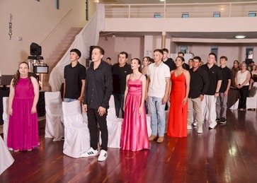 Colégio Estadual Ipiranga celebra formatura do Ensino Médio em noite de homenagens e conquistas