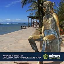 Brigitte Bardot parou o Rio de Janeiro em 1964 e transformou a vida em Búzios