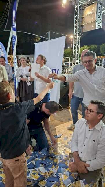 Silvana Londero, de Estação, é a ganhadora do prêmio de R$ 25 mil da campanha Legal é comprar no comércio local 2025