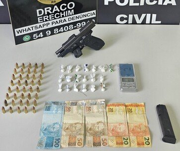 Polícia Civil apreende cocaína, pistola e adolescente por tráfico de drogas em Erechim