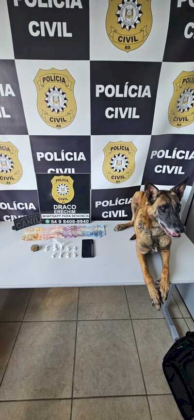 POLÍCIA PRENDE EM FLAGRANTE HOMEM DE 18 ANOS POR TRÁFICO DE ENTORPECENTES E CORRUPÇÃO DE MENORES EM ERECHIM