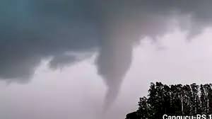 Defesa Civil confirma tornado no interior do Rio Grande do Sul