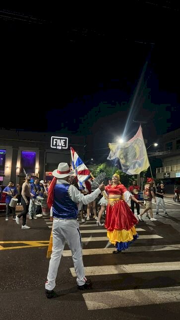 Escola de Samba Leões Dourados festejou o Carnaval na noite de terça-feira (17) em Getúlio Vargas