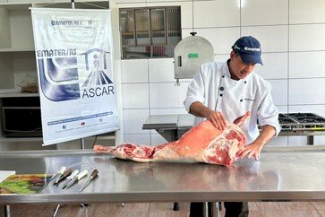 Curso de processamento de carne ovina qualifica produtores em Cruzaltense