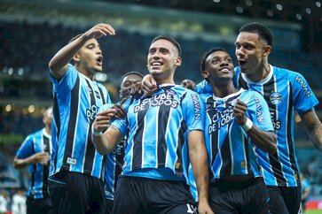Na Arena, Grêmio vence o Atlético-MG por 2 a 1 no Brasileirão