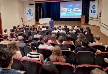 Aula Inaugural marca início da trajetória dos novos acadêmicos de Administração da URI
