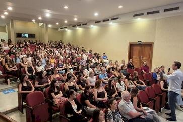 Farmácia e Biomedicina abordam carreira, experiências e áreas de atuação profissional