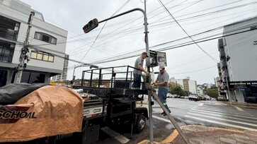 Erechim inicia implantação de novos semáforos para modernizar sistema e reforçar segurança no trânsito