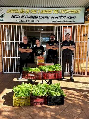 Solidariedade que Floresce: Presídio Estadual de Getúlio Vargas doa hortaliças à APAE