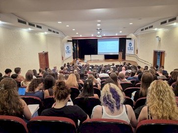 Aula inaugural de Psicologia da URI propõe reflexão sobre sofrimento e diagnóstico