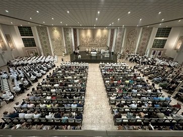 Missa do Crisma é marcada por renovação dos votos sacerdotais e bênção dos óleos