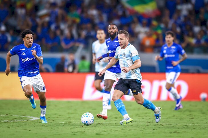 Grêmio perde para o Cruzeiro pelo placar de 2 a 0