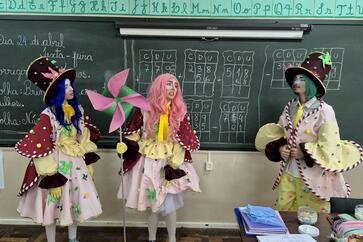 Troupe literária divulga Feira do Livro de Erechim