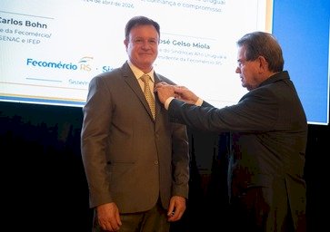 Sindilojas Alto Uruguai empossa nova diretoria e destaca  união do setor em solenidade com lideranças estaduais