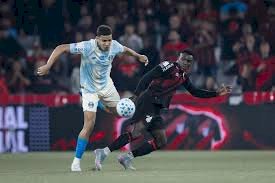 Pelo Brasileirão, Grêmio empata em 0 a 0 com o Athletico-PR e segue sem vencer fora de casa