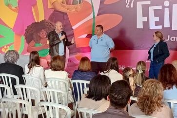 URI Erechim realiza lançamento de obras na Feira do Livro