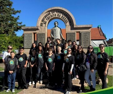 Alunos da rede municipal de Erebango participam de viagem educativa sobre cooperativismo em Nova Petrópolis e Gramado 