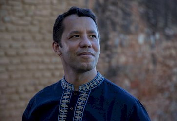 Escritor Itamar Vieira Junior participa da Feira do Livro de Erechim pelo Circuito Sesc de Literatura