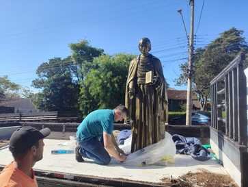 Imagem Sacra de São Marcelino Champagnat é recebida em Getúlio Vargas