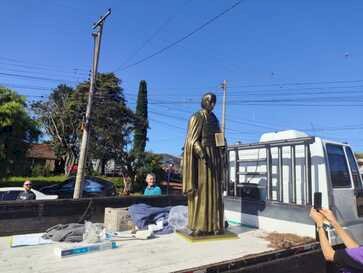 Imagem Sacra de São Marcelino Champagnat é recebida em Getúlio Vargas