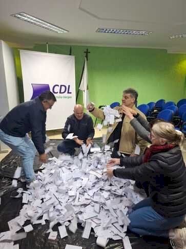 CDL sorteia R$ 2 mil em vales-compras e três cestas de beleza