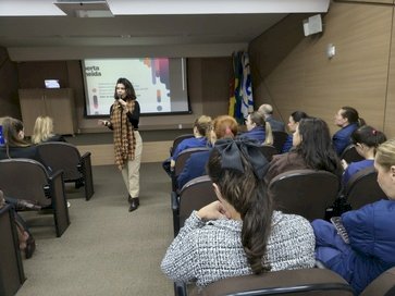 Semana da Enfermagem no Hospital de Clínicas valoriza atuação do profissional na assistência, ensino e gestão