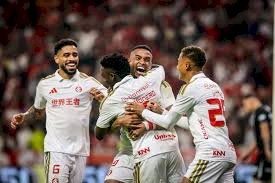 No Beira-Rio, Inter aplica goleada de 4 a 1 no Vasco da Gama pelo Brasileirão