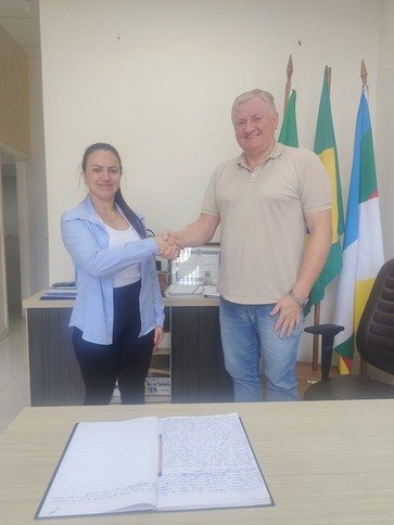 Vice-prefeita Daiane Bonetta assume Executivo Municipal  de Floriano Peixotodurante agenda em Brasília