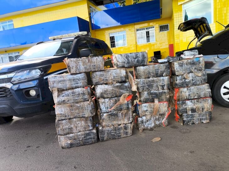 PRF apreende quase 400kg de maconha em Passo Fundo