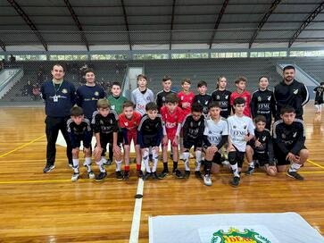 Jogos de integração reúnem escolinhas de futsal de Ipiranga do Sul e Getúlio Vargas