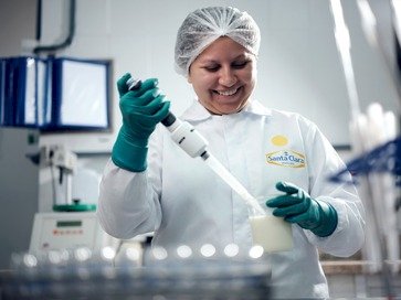 Cooperativa Santa Clara está entre as 50 empresas do setor lácteo no mundo com a certificação FSSC 22000 