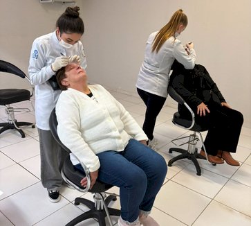 Estética e Cosmética da URI promove ação de cuidado com integrantes da Universidade Sem Limites