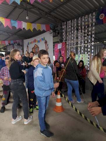Arraiá da Escola Municipal Anita Garibaldi celebra tradição, integração e alegria em Floriano Peixoto