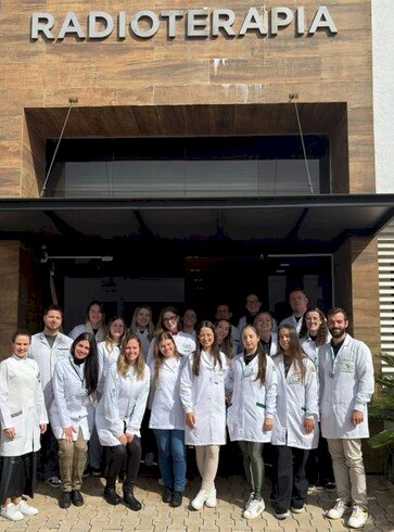 Enfermagem da URI visita o Serviço de Radioterapia do Centro de Câncer
