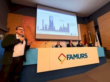 Sindilat/RS debate desafios e oportunidades da cadeia do leite no 33º Seminário dos Secretários Municipais de Agricultura