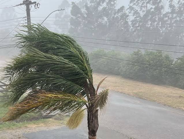 Chuva intensa prossegue no RS até a metade da semana; risco de fenômenos severos deve diminuir