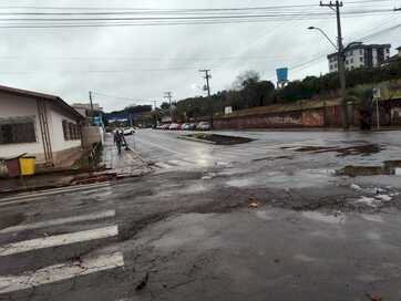 Temporal castiga a região: pontos do centro e bairros de Getúlio Vargas ficam alagados​