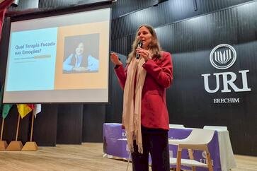 Formação do terapeuta e terapia das emoções pautam Semana Acadêmica de Psicologia