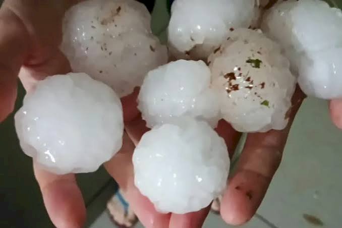 Granizo causa danos em mais de mil casas em Três Palmeiras
