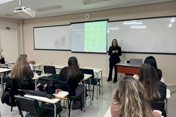 Carreira jurídica dos Tabeliões foi tema de palestra com diplomada do Curso de Direito da URI