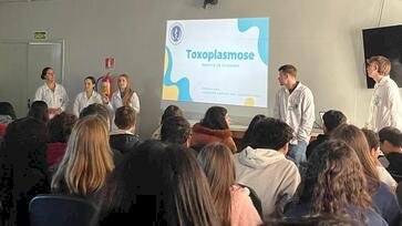 Curso de Medicina da URI leva orientações à comunidade sobre influenza e toxoplasmose 