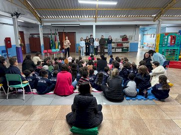 Educação em saúde aproxima a Universidade e população em ações sobre pediculose e dengue 