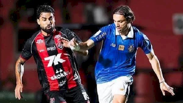 Fora de casa, Grêmio perde por 1 a 0 para o Vitória no Brasileirão
